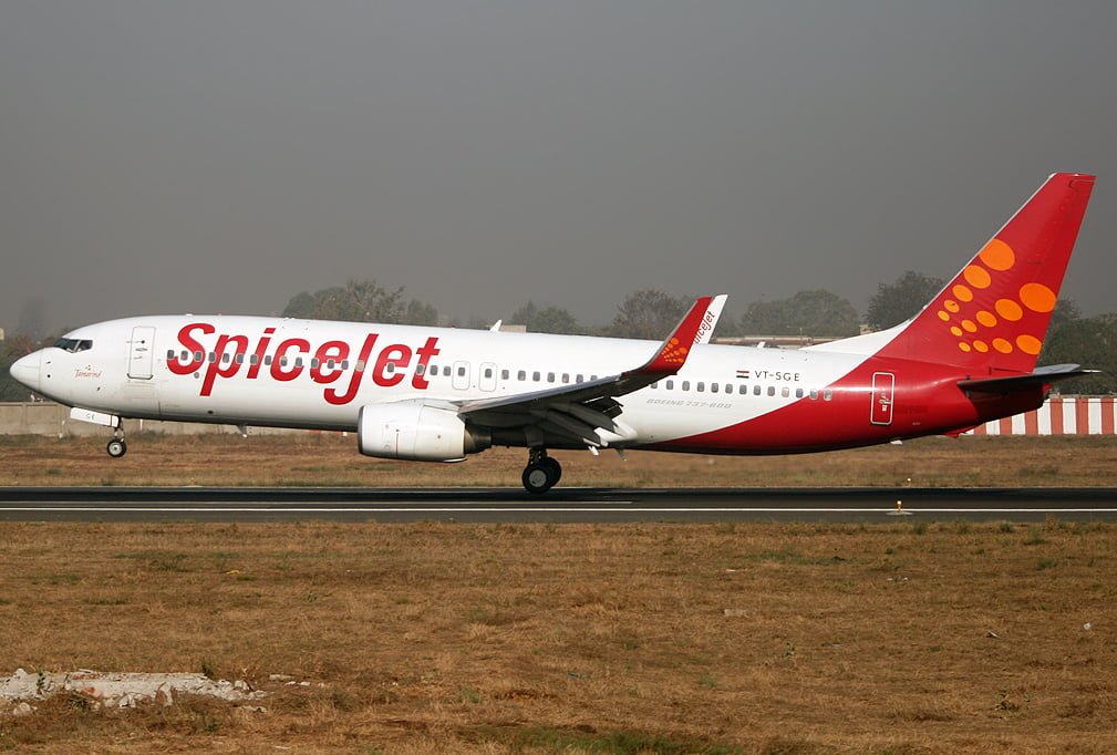 SpiceJet Boeing 737 800 Vyas 1 2